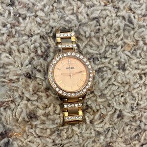 Fossil rosegold woman’s watch with Crystal Accents